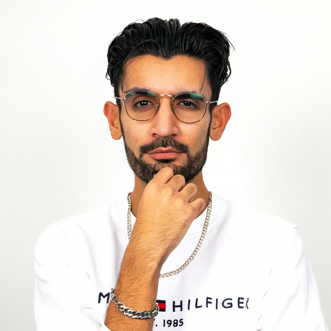 imgi_17_Parham-Professional-Headshot